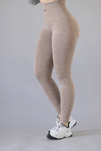 Cargar imagen en el visor de la galería, LEGGINS SWEET SCRUNCH JASPE CAFE GNS 2214
